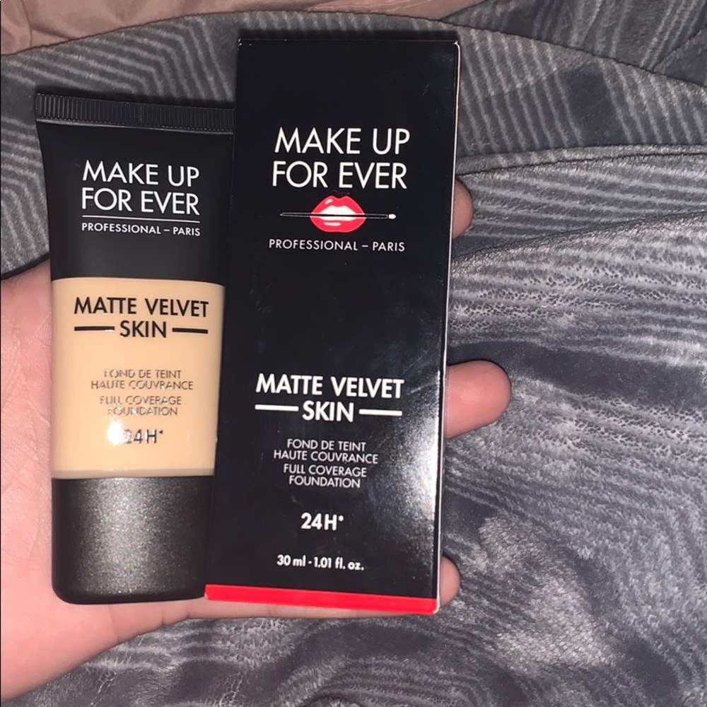 *BRAND NEW* Makeup Forever Matte Velvet Foundation